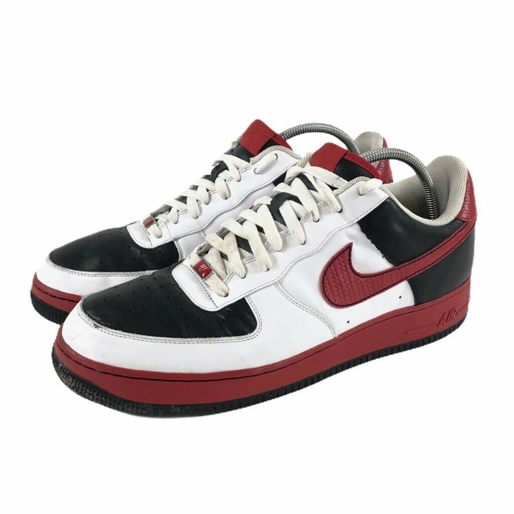 Nike Mens 2007 Air Force 1 Low Sneakers White Red